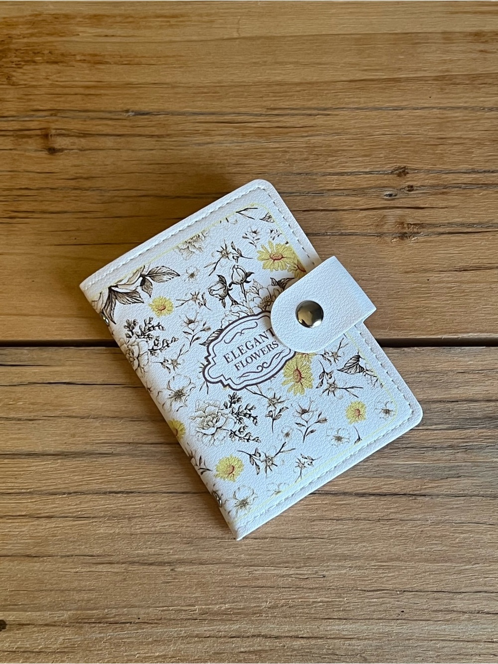 Floral 'Elegant Flowers' White Card Wallet - Picture 2 of 8